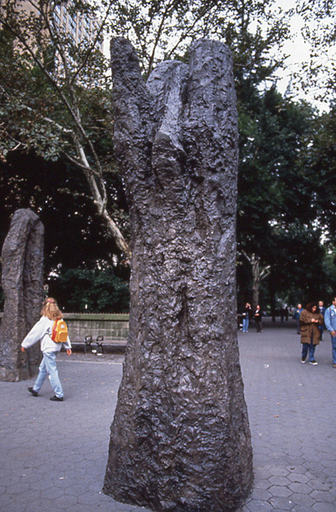 AbakanowiczM 2821.jpg