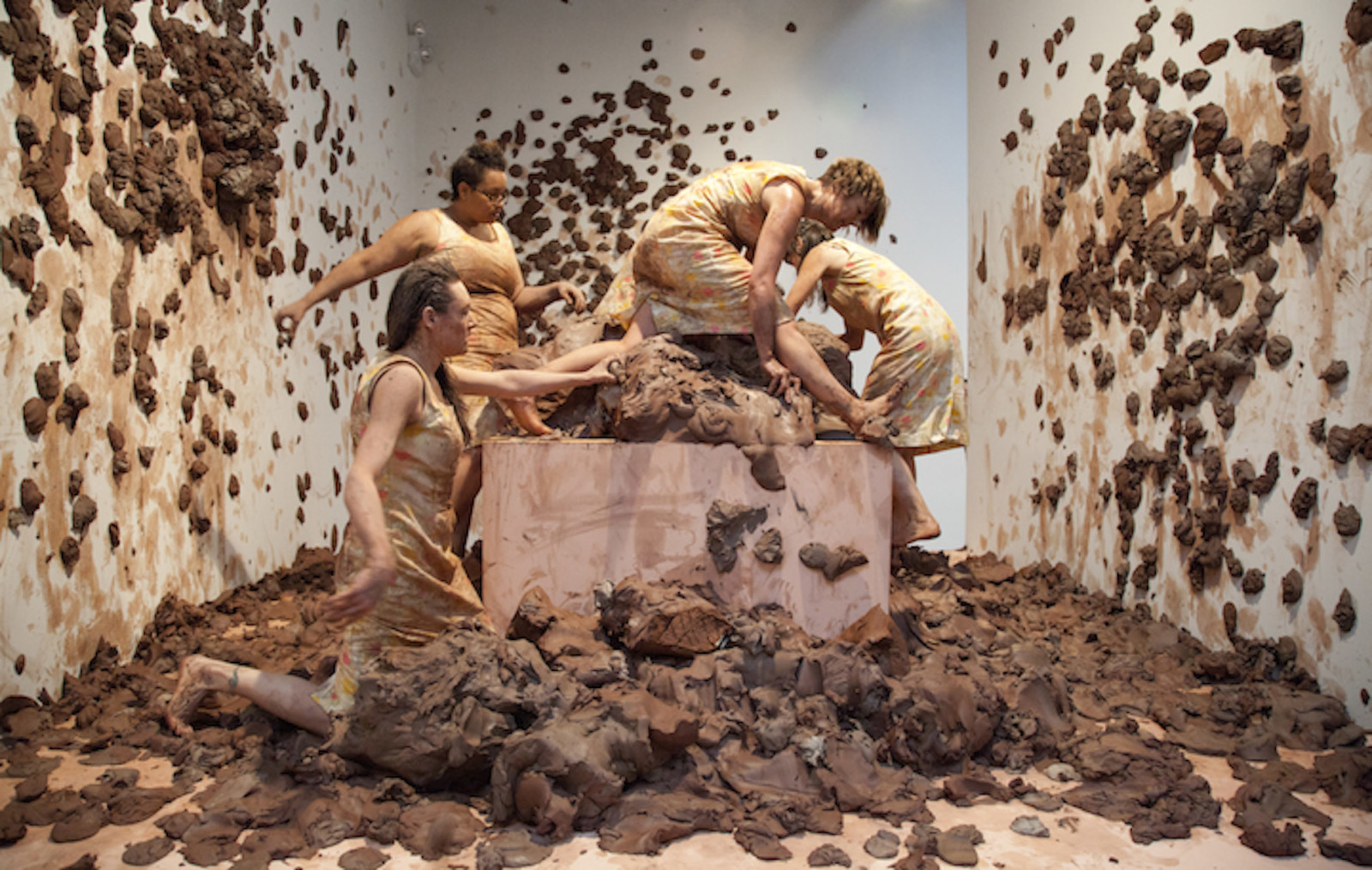 Web 15 Gilmore Through The Claw.jpg