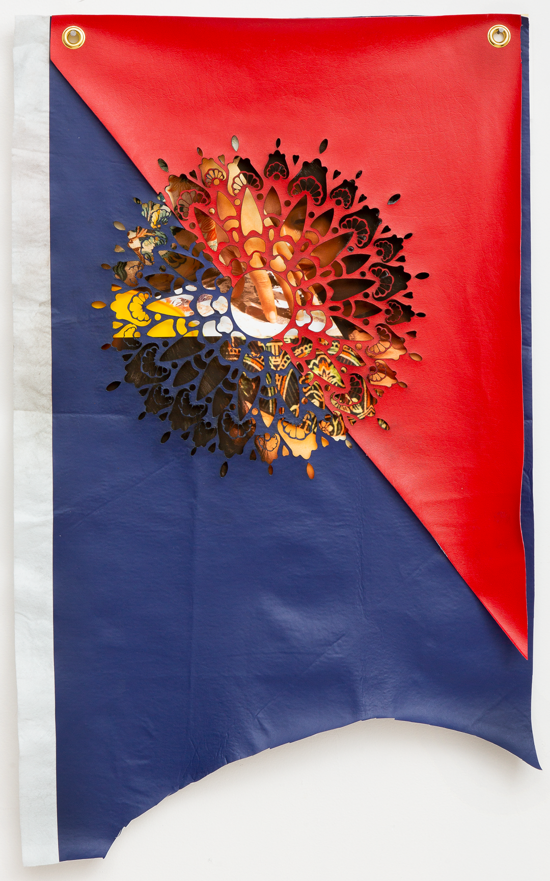 33 Baseera Khan, „Blau, Weiß und Rot“